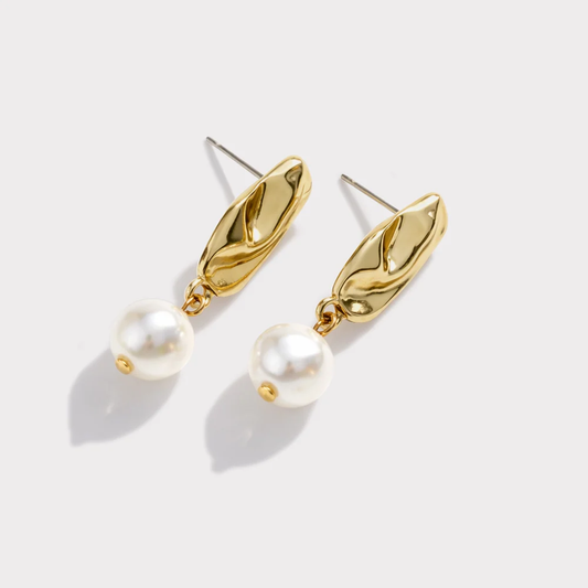 Crumpled Gold Earrings With Pearl